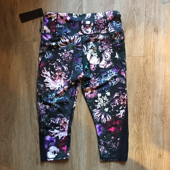 bebe sport Floral Mesh Capri Yoga Workout Leggings - Picture 4 of 8